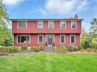 98 Old Castle Dr, Monroe, CT 06468