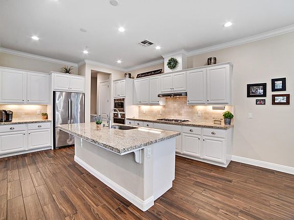 5th image of 709 Juliann Way