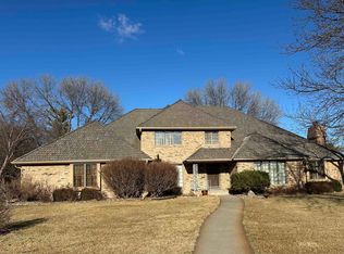 1016 Highland Dr, Hastings, NE 68901