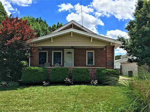 2nd image of 2028 W Ayres Ave