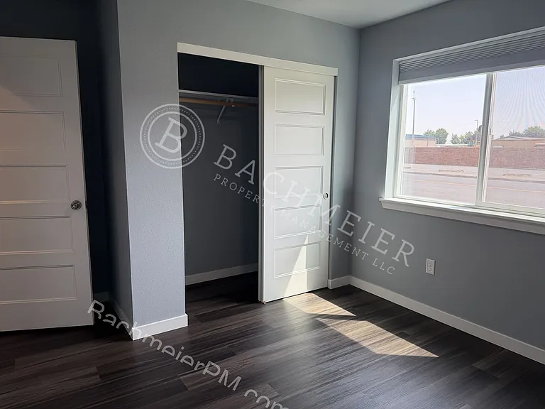 151 SW Nye Ave — Photo 16