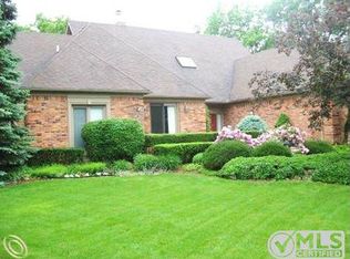 4540 Odette Ct, Troy, MI 48098