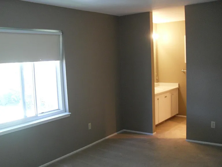 301 Tradewinds Dr — Photo 2