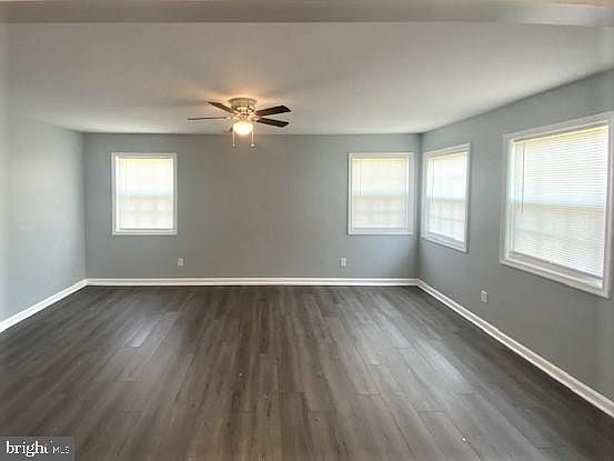 3rd image of 102 Lincoln Dr
