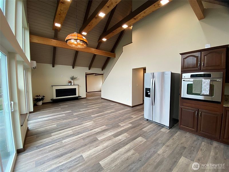 5th image of 313 Sand Dune Avenue NW