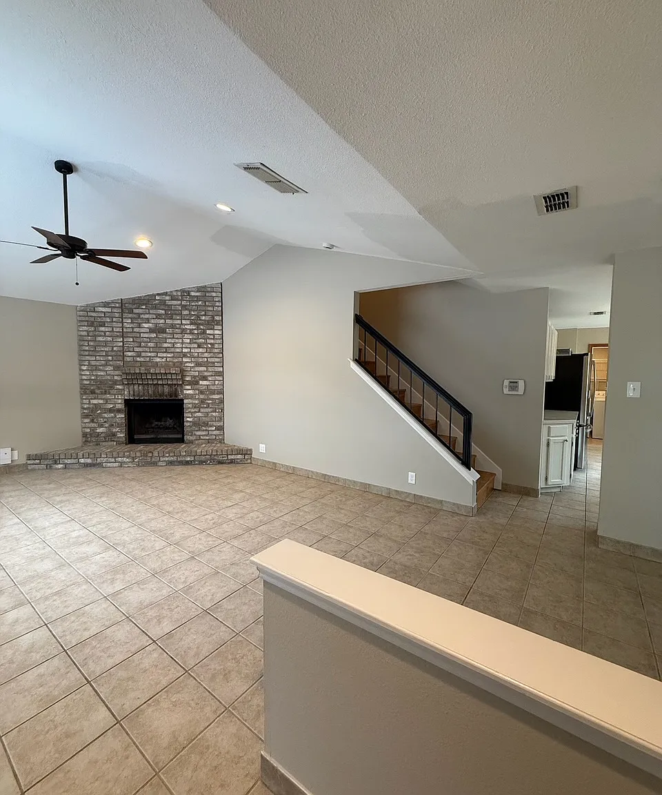 3 bed, 2.5 bath, 1552 sqft, $1,750 — Photo 4
