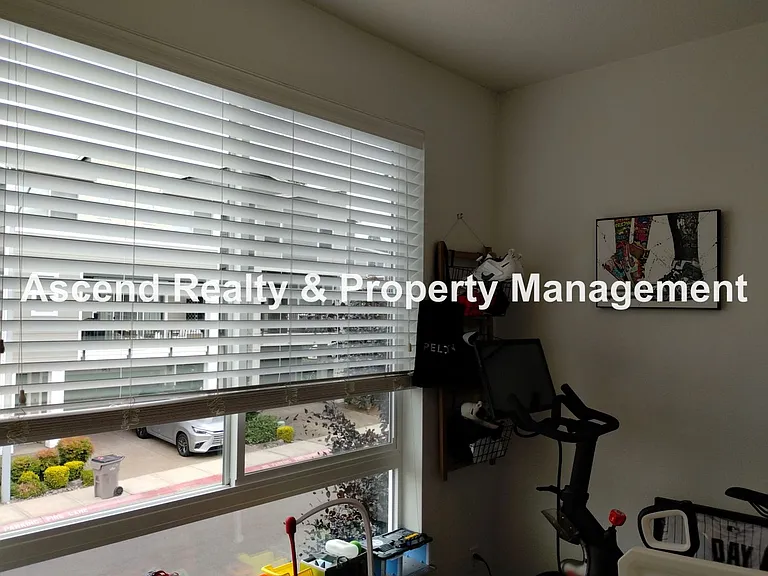 958 SW Adrian Ter — Photo 15