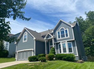 8005 W 122nd St, Overland Park, KS 66213