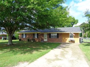 257 Mason Dr W, Columbus, MS 39702