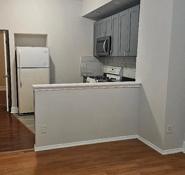 4936 Locust St — Photo 3