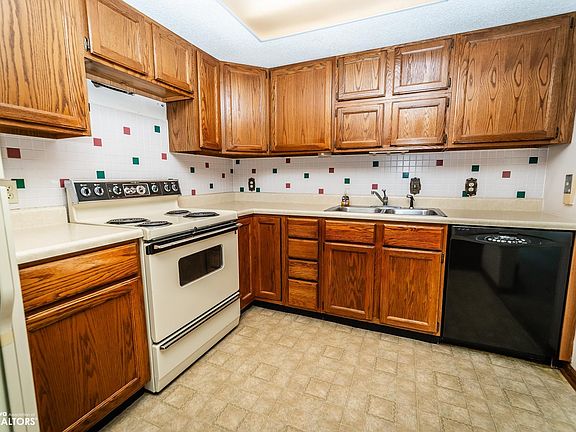 4th image of 608 E Olive St #A-212