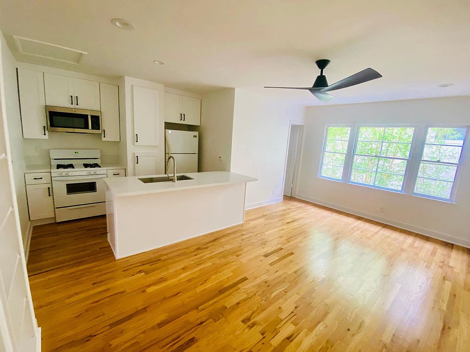 Bright Living room, Kitchen Area