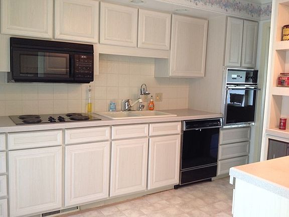 2nd image of 1020 Mohican Dr