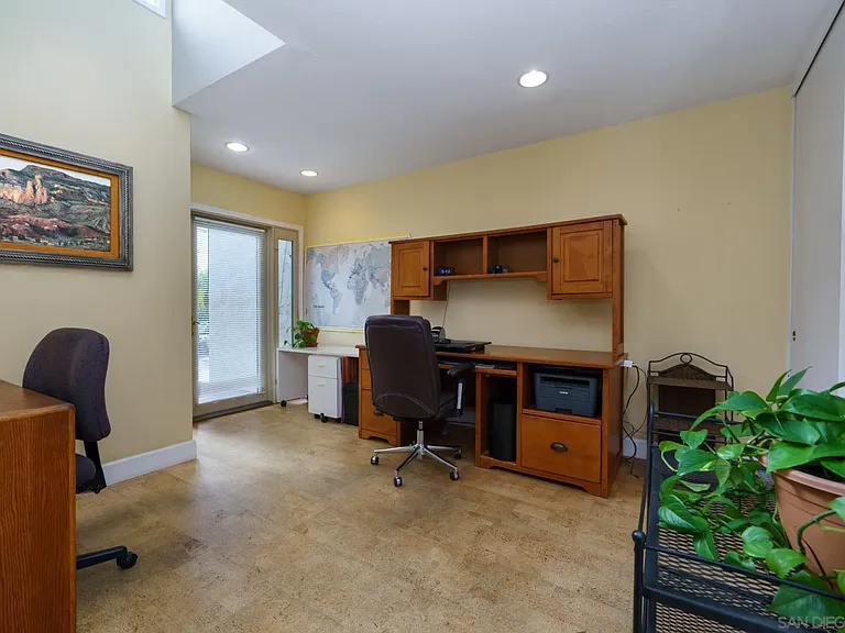 141 Turner Ave — Photo 32