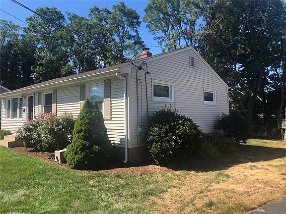 3rd image of 27 Vista Dr