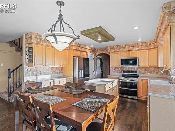 2nd image of 6712 Dream Weaver Dr