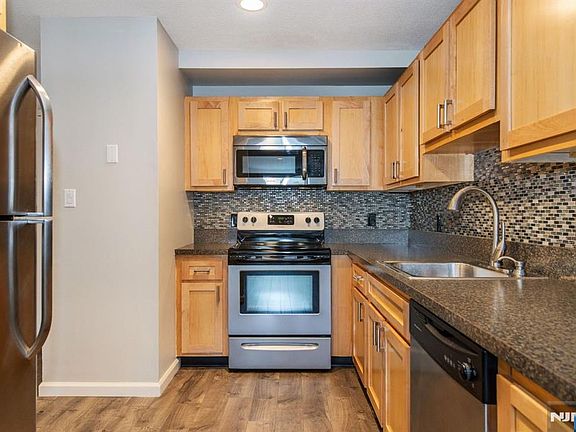 5th image of 115 Polifly Rd APT 5D