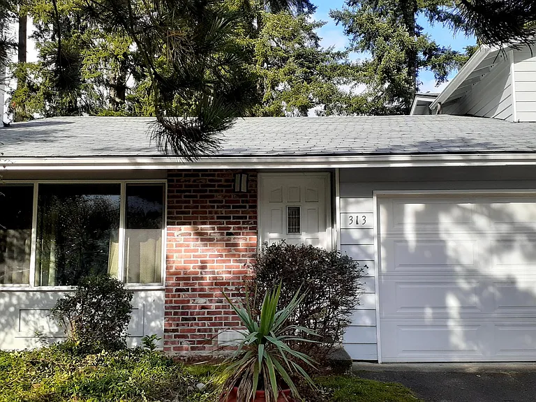 313 146th Pl NE — Photo 1