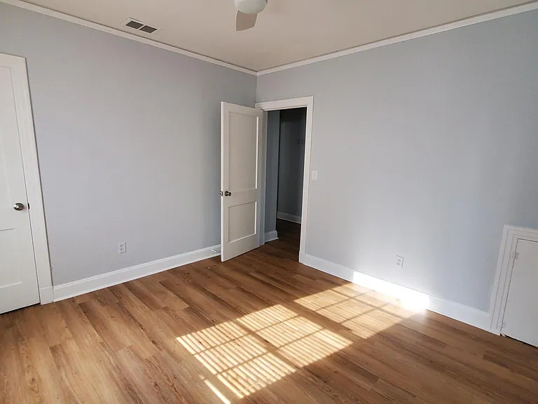 46 W 11th St — Photo 8