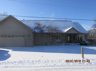 27080 Waters Edge Dr, Elkhart, IN 46514