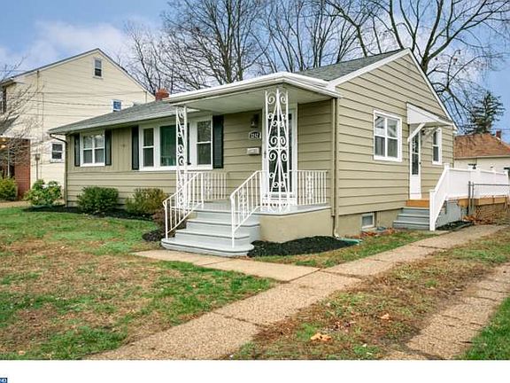 3rd image of 2242 Mulford Ave