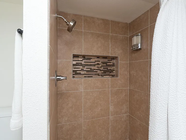 8118 Camino Tranquilo — Photo 21