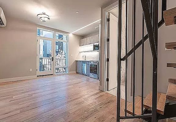 2nd image of 15 Jefferson St #2A