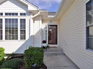 151 Pondview Cir, Beacon Falls, CT 06403