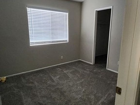 3rd image of 17001 Walnut Ct
