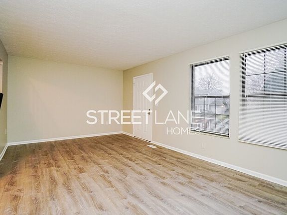 3rd image of 4037 Forest Edge Dr