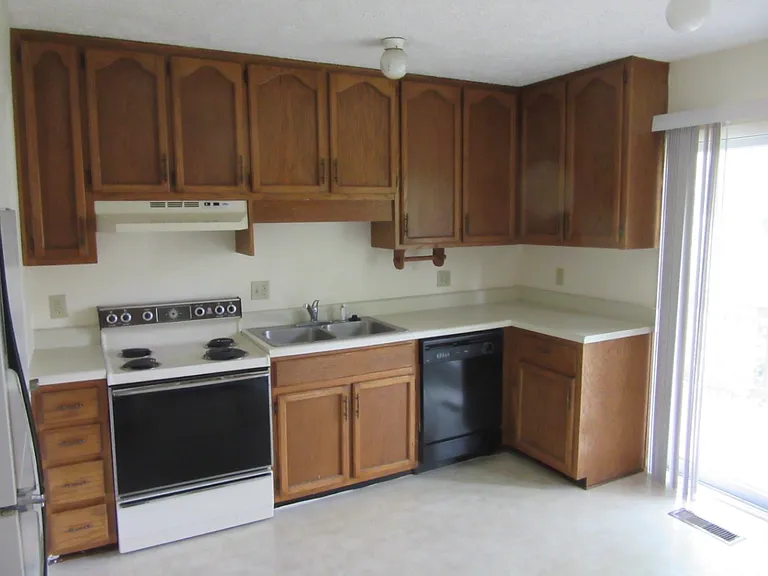 244 Adams Ln — Photo 4