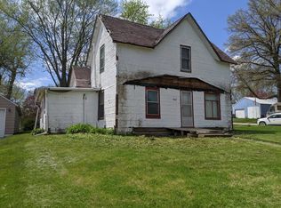 201 S Fairview St, Exira, IA 50076