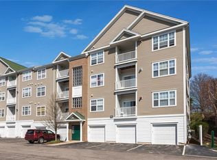 102 Mill St APT 304, Woonsocket, RI 02895