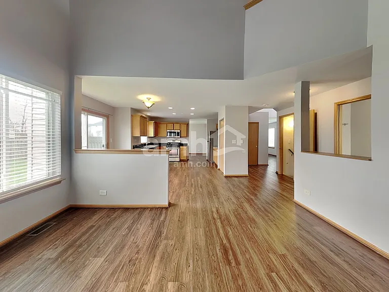2818 Arches Dr — Photo 7