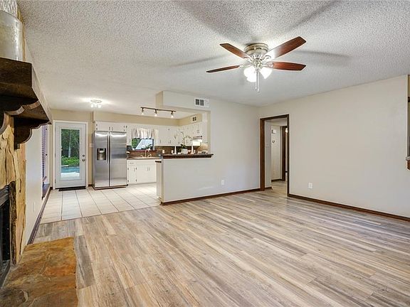 3rd image of 30276 Sherwood Dr