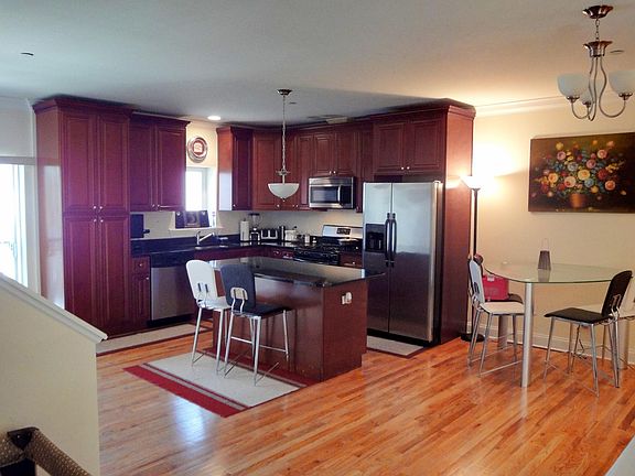 4th image of 3922 Wehrman Ave