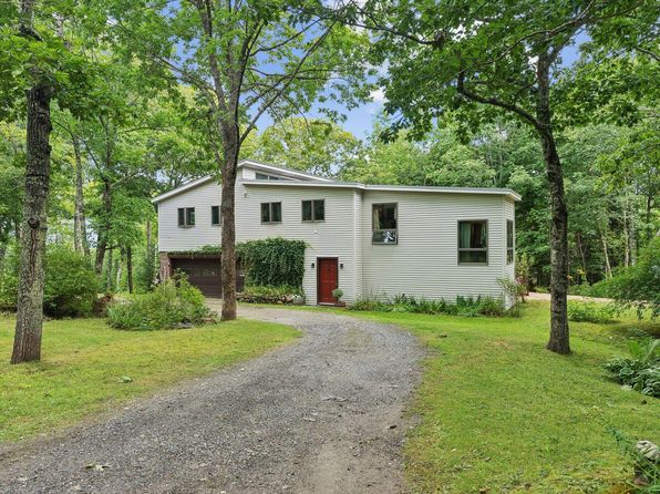 12 Coopers Beach Road, Owls Head, ME 04854