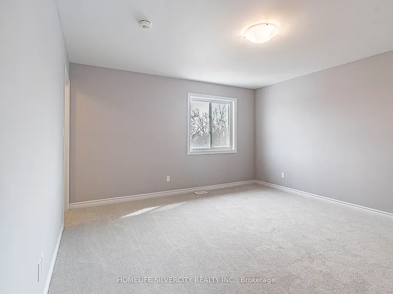 215 Southworth St N — Photo 31