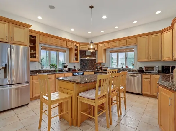 13 Essex St #2, Lynn, MA 01902