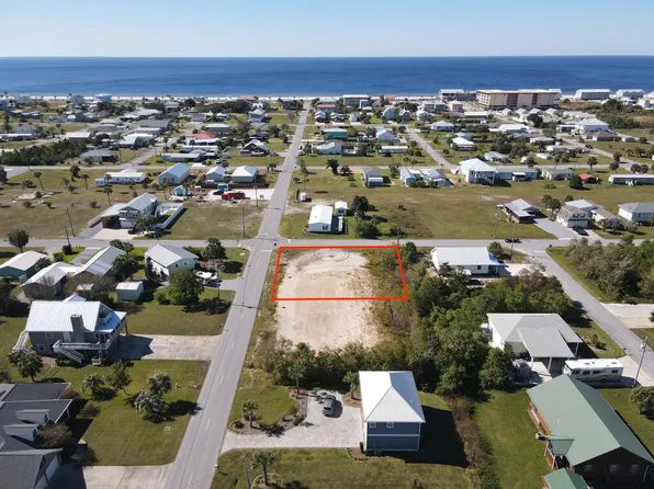 401 7th St, Mexico Beach, FL 32456