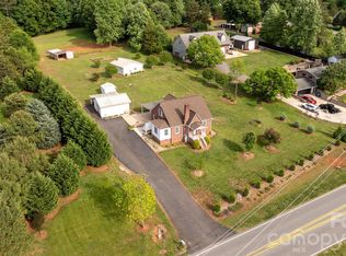 2582 Startown Rd, Newton, NC 28658