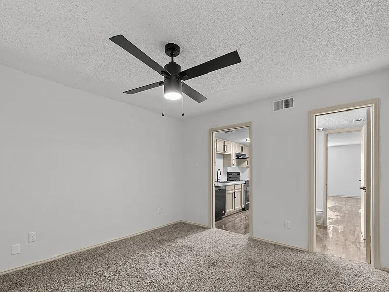 Little Creek Apartments — Photo 21