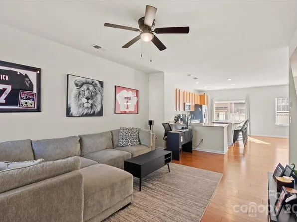 7443 Sienna Heights Pl, Charlotte, NC 28213