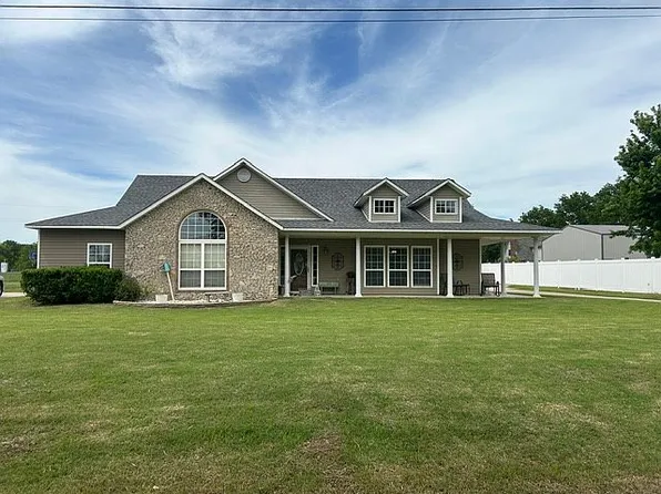 802 S A St, Morris, OK 74445