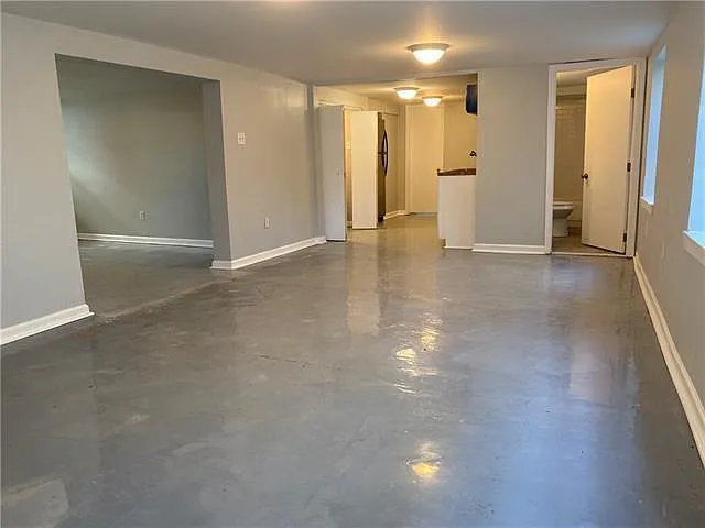 3 bed, 2.0 bath, 1100 sqft, $2,200 — Photo 2