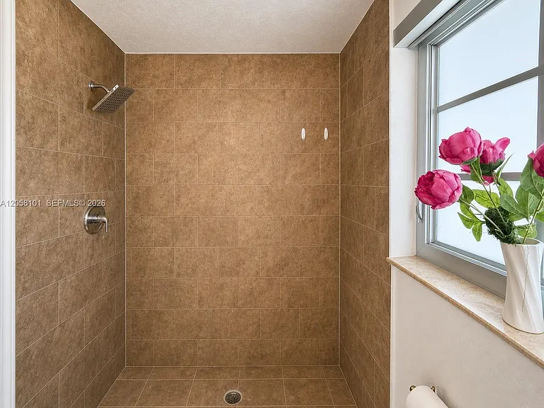 951 Jefferson Ave #2 — Photo 19