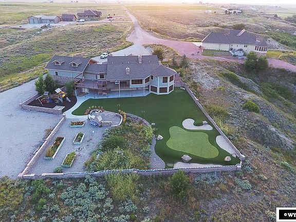 2nd image of 6875 Lauren Ln
