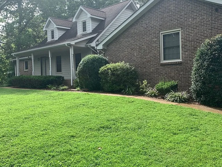 305 Dogwood Ct — Photo 5