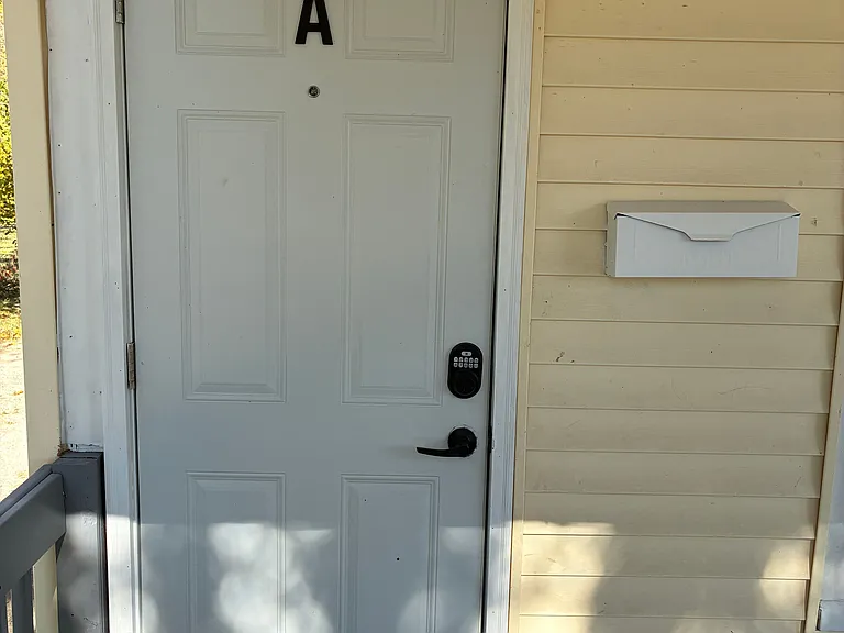 1002 W Hill St #A — Photo 1