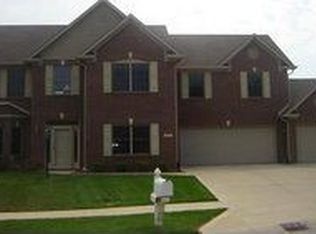 1421 Shannon Lakes Ln, Indianapolis, IN 46217